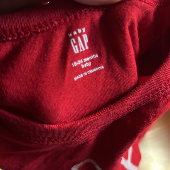 Free Hugs Gap one piece - Picture 3 of 5